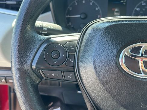 Used 2025 Toyota Corolla LE FWD image 28
