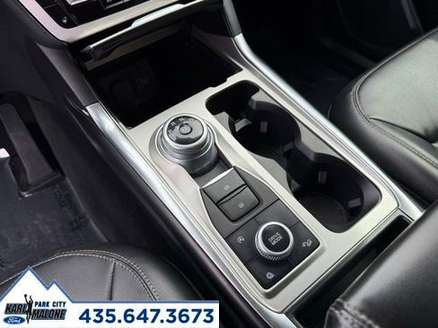 Used 2020 Ford Explorer XLT w/ Equipment Group 202A AWD/4WD image 22