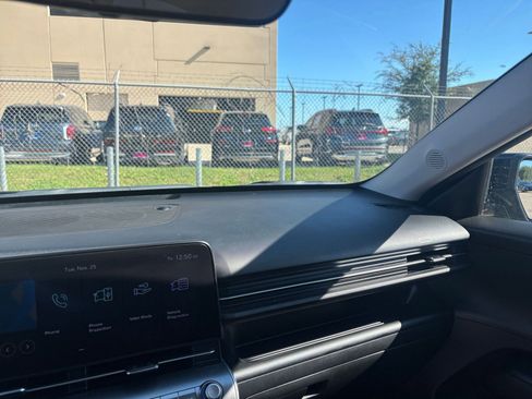 Used 2025 Hyundai Kona SEL image 33