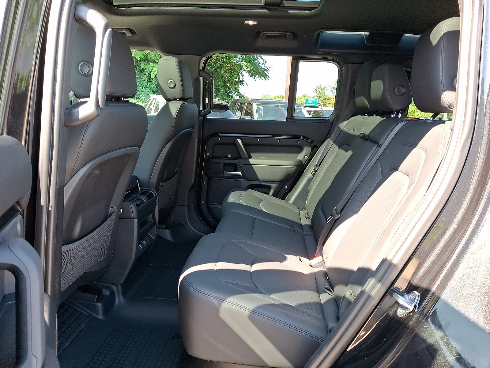 New 2026 Land Rover Defender 110 X-Dynamic SE AWD/4WD image 5