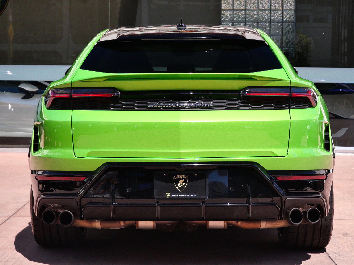 Used 2026 Lamborghini Urus SE AWD/4WD image 4