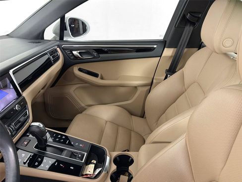 Certified 2023 Porsche Macan S AWD/4WD image 30