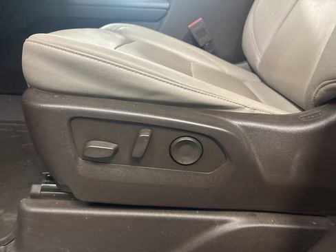 Used 2023 Chevrolet Tahoe Z71 w/ Off-Road Capability Package image 29