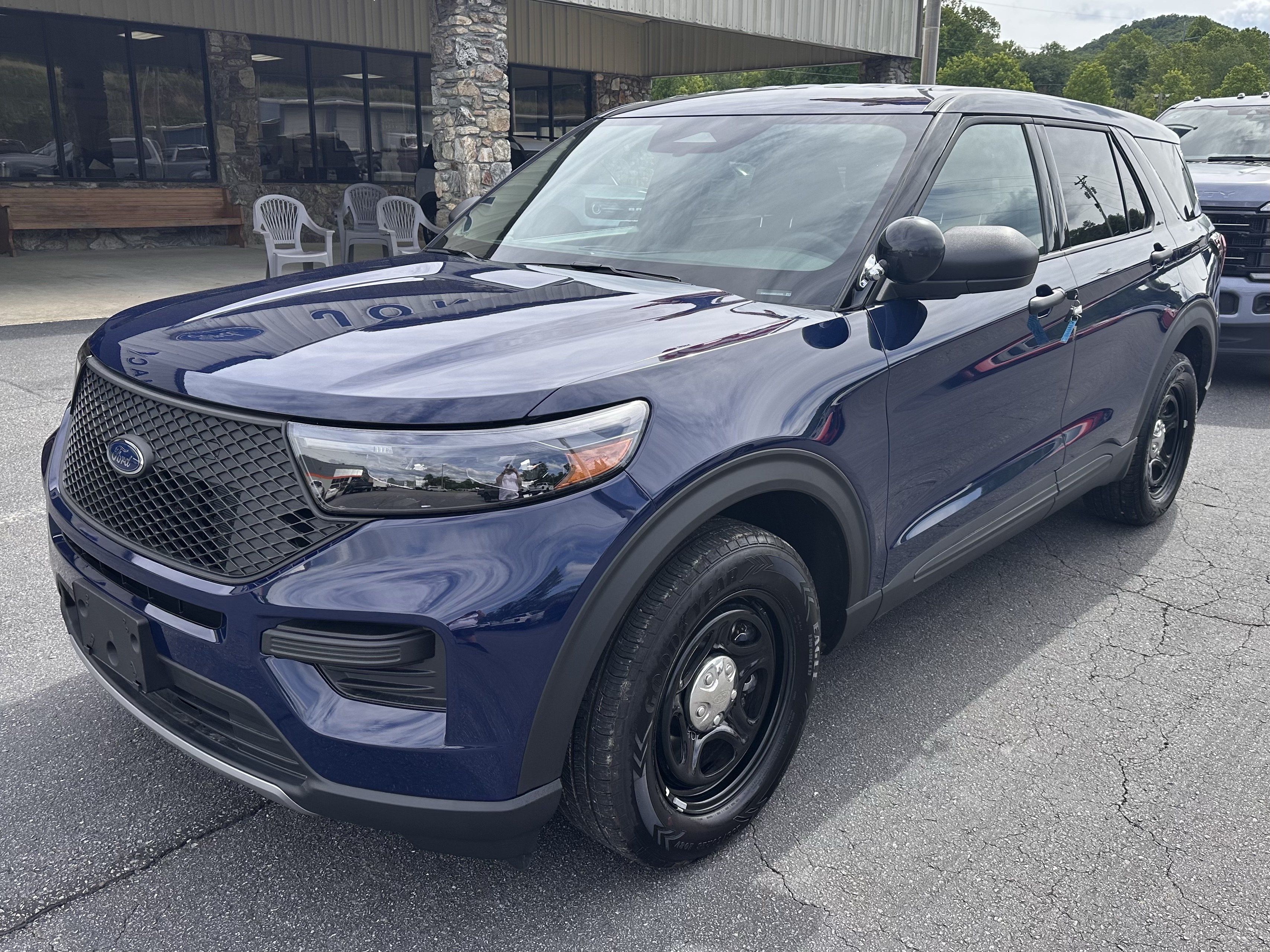 Used 2025 Ford Explorer 4WD Police Interceptor image 2