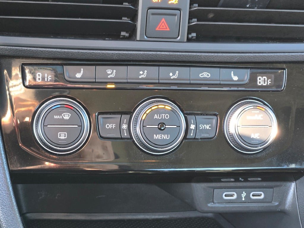 Used 2024 Volkswagen Jetta SE FWD image 23