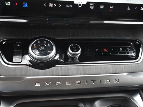 New 2026 Ford Expedition Max Platinum w/ Platinum Ultimate Package AWD/4WD image 28