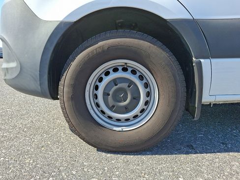 Used 2022 Mercedes-Benz Sprinter 144 Cargo image 10