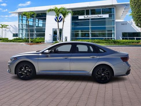 New 2026 Volkswagen Jetta SE FWD image 4
