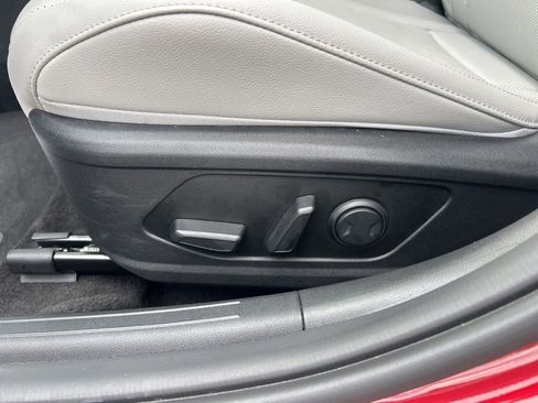 Certified 2026 Hyundai Elantra Limited FWD image 19