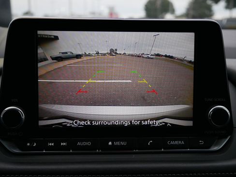 Used 2024 Nissan Rogue SV image 19