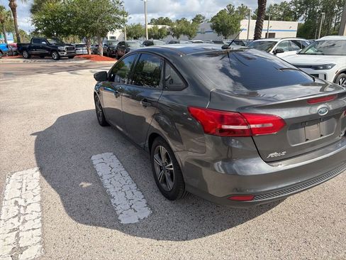 Used 2016 Ford Focus SE FWD image 11