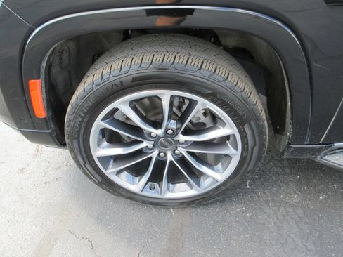 Used 2023 Jeep Wagoneer Series II w/ Premium Group I AWD/4WD image 15