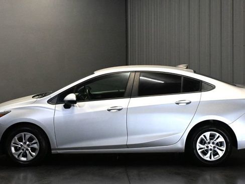 Used 2019 Chevrolet Cruze LS FWD image 8