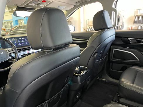 Used 2025 Kia Telluride S AWD/4WD image 28