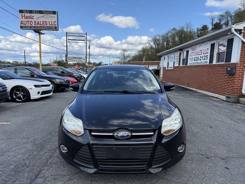 Used 2012 Ford Focus SE w/ SE Winter Pkg image 3