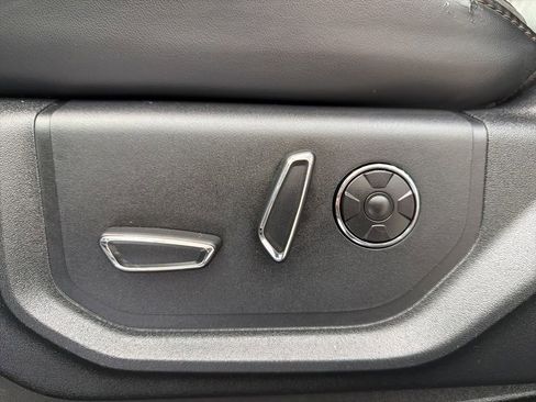 Used 2018 Ford F150 Platinum w/ Equipment Group 701A Luxury image 35