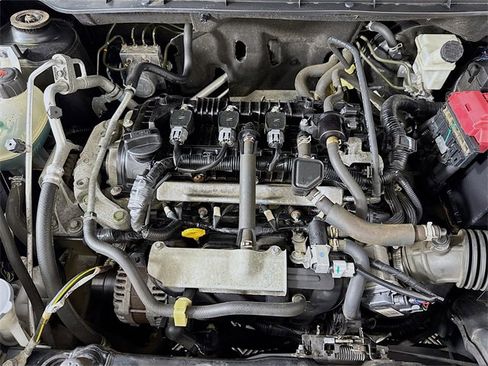 Used 2020 Nissan Kicks S image 31