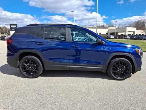 Certified 2023 GMC Terrain SLE w/ Driver Convenience Package image 26