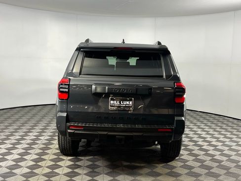 Used 2025 Toyota 4Runner TRD Off-Road image 8