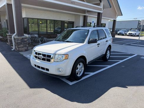 Used 2012 Ford Escape XLT AWD/4WD image 2