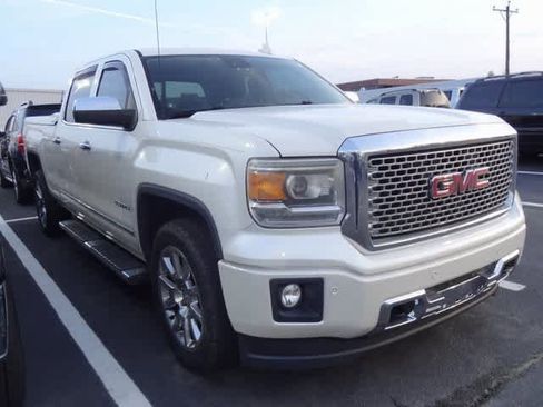 Used 2015 GMC Sierra 1500 Denali w/ Driver Alert Package image 3