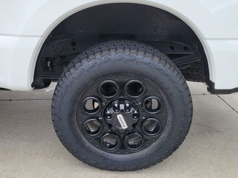 Certified 2025 Ford F250 XLT w/ Black Appearance Package AWD/4WD image 15