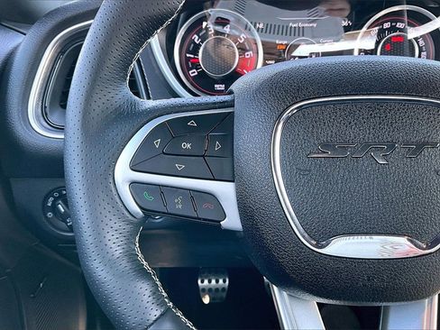 Used 2016 Dodge Challenger SRT image 18