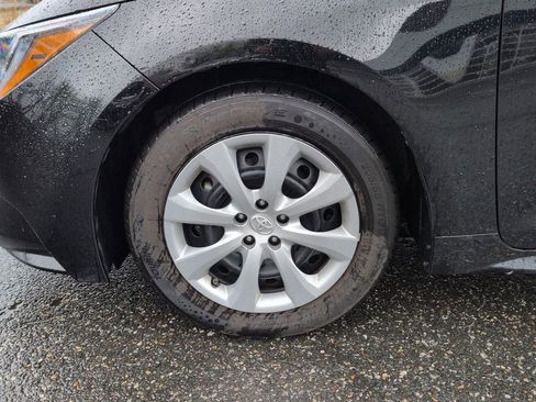 Used 2023 Toyota Corolla LE FWD image 27