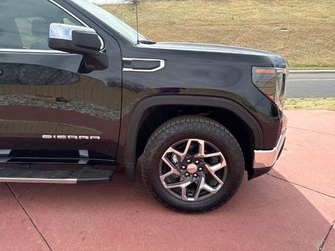 Used 2023 GMC Sierra 1500 SLE image 30