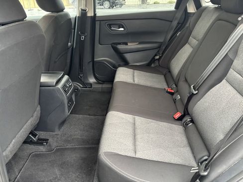 Used 2025 Nissan Rogue SV image 23