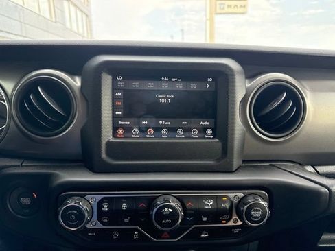 Used 2023 Jeep Wrangler Unlimited Sport AWD/4WD image 12