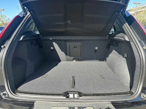 Used 2025 Volvo XC40 B5 Plus w/ Protection Package Premier AWD/4WD image 14