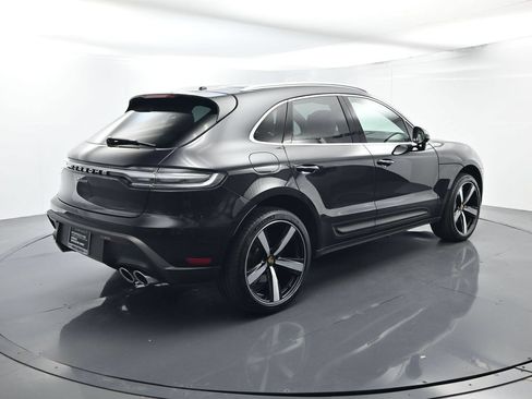 Certified 2025 Porsche Macan AWD/4WD image 15