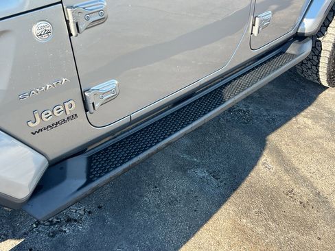 Used 2020 Jeep Wrangler Unlimited Sahara w/ Cold Weather Group image 10