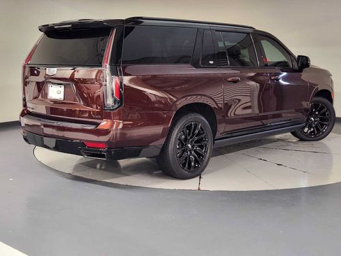 Used 2023 Cadillac Escalade ESV Sport w/ LPO, ONYX Package RWD image 2