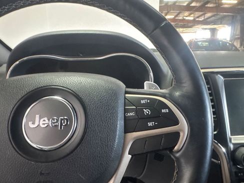 Used 2017 Jeep Grand Cherokee Limited image 13