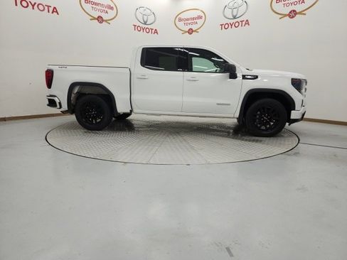 Used 2024 GMC Sierra 1500 Elevation image 3