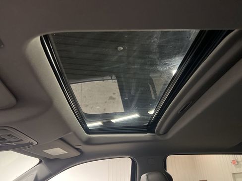 Used 2019 Chevrolet Silverado 1500 LTZ w/ LTZ Premium Package image 17