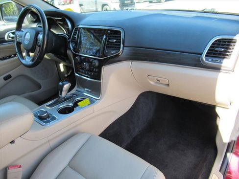 Used 2019 Jeep Grand Cherokee Limited image 11