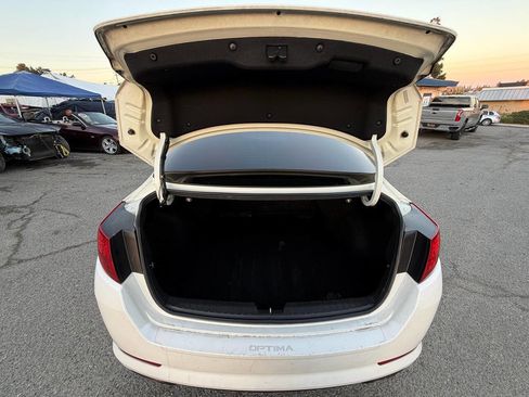 Used 2011 Kia Optima LX image 19