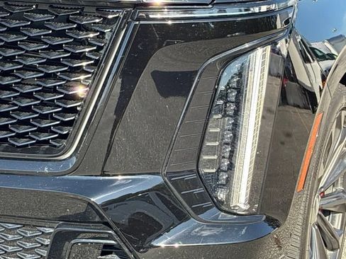Used 2025 Cadillac Escalade ESV V AWD/4WD image 11