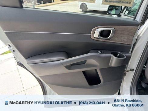 Used 2022 Kia Sorento EX w/ Panoramic Sunroof Package FWD image 26