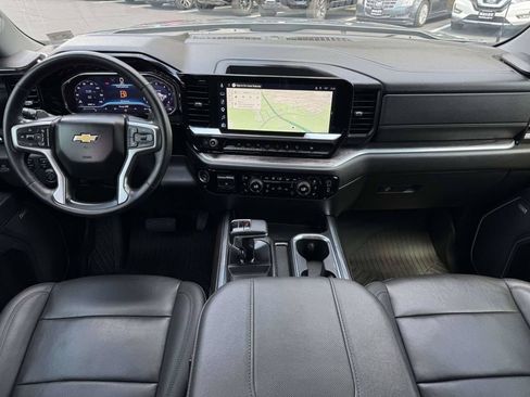 Used 2024 Chevrolet Silverado 1500 LTZ AWD/4WD image 3