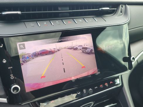 New 2026 Jeep Grand Cherokee L Limited RWD image 19