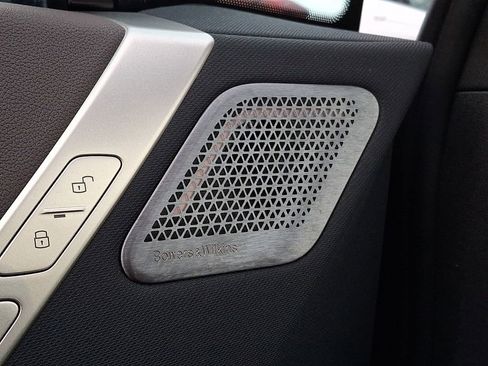 Used 2022 BMW iX xDrive50 w/ Premium Package image 23