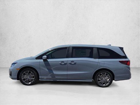 New 2026 Honda Odyssey Touring image 5