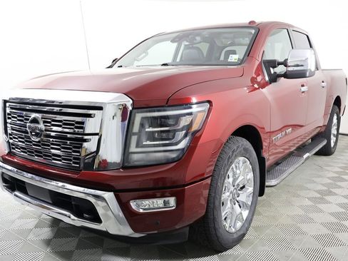 Used 2020 Nissan Titan SL w/ Moonroof Package image 2