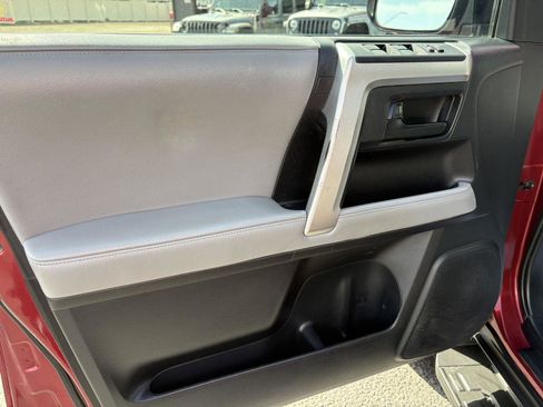 Used 2011 Toyota 4Runner SR5 AWD/4WD image 9