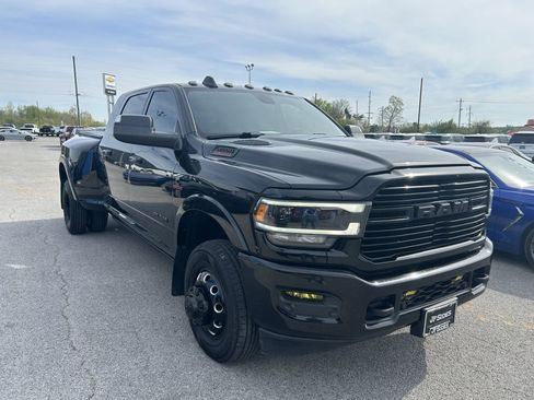 Used 2022 RAM 3500 Laramie AWD/4WD image 2