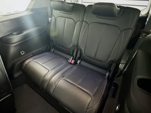 Used 2022 Jeep Grand Cherokee L Limited image 28